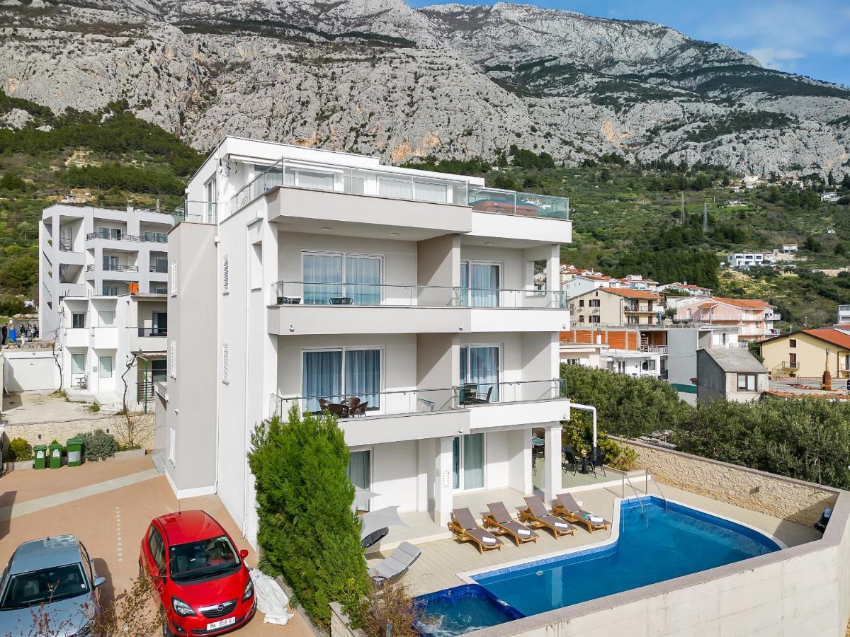 Lujnovic Makarska