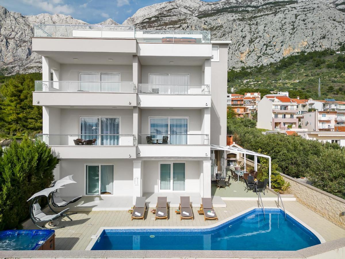 Lujnovic * Makarska